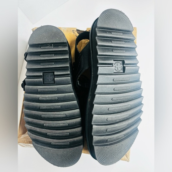 DR MARTENS BOSS SANDALS 42 / 10 excellent condition - Picture 3 of 5